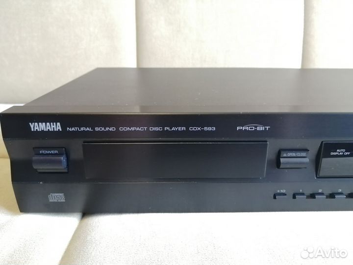 CD проигрыватель Yamaha CDX-593