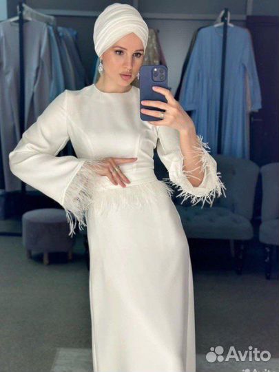 Платье на никах