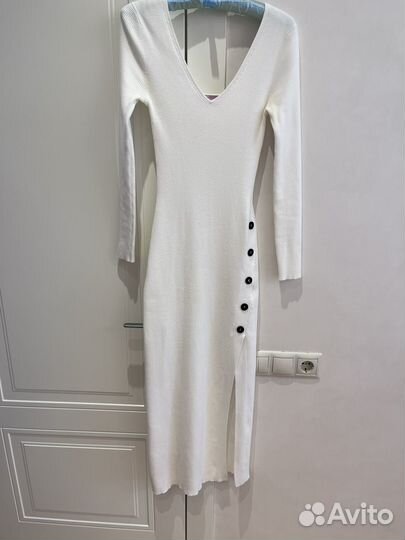 Платье трикотажное белое