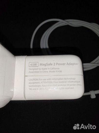 45 w Apple MagSafe 2 power adapter