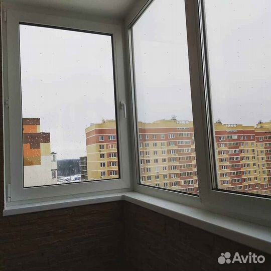 Пластиковые окна на балкон Остекление