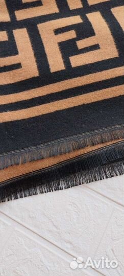 Палантин fendi