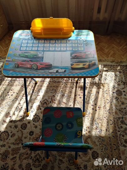 Детский стол и стул