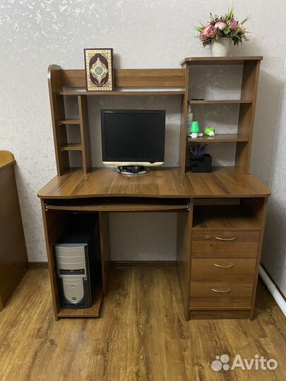 Компьютерный стол