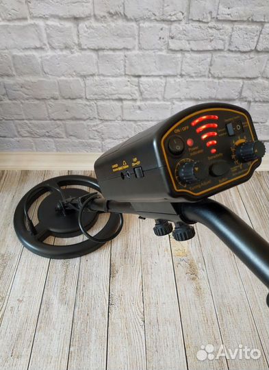 Металлоискатель AR944M до 1,8 метра Глубинный