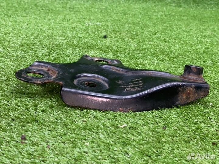 Кронштейн опоры двигателя Land Rover Freelander 2