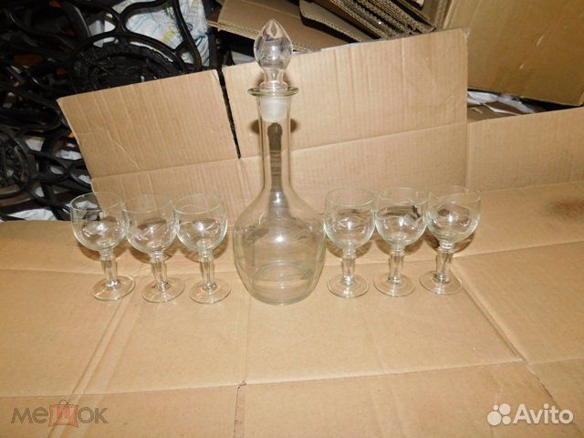 Старинный, водочный графин и 6 рюмок 50 г.20 века