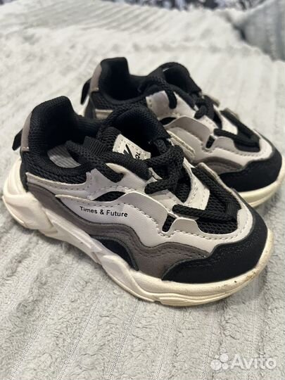 Кроссовки детские