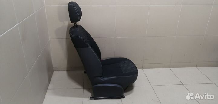 Сиденье переднее правое Logan 2005-2014