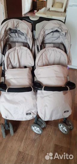Коляска для двойни