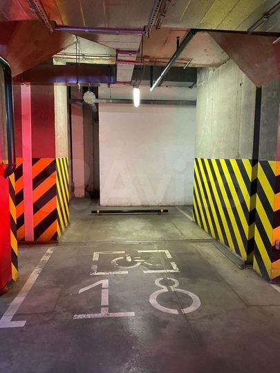 Машиноместо, 18 м²