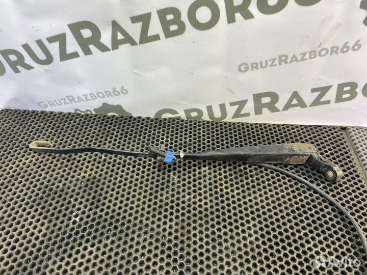 Поводок стеклоочистителя переднего Volvo FL10