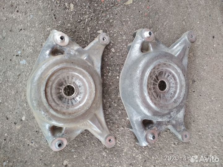 Опора аммортизатора Ауди 8k0412384