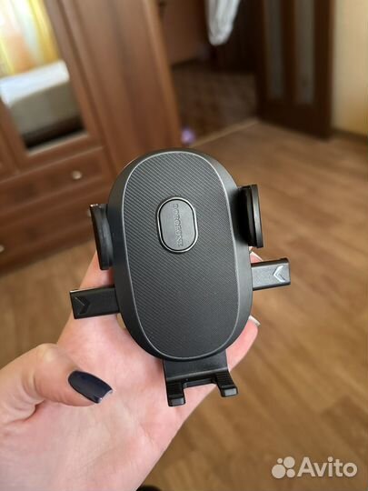 Подставка для телефона в машину