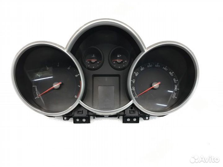Панель приборов Chevrolet Cruze седан 1.6 2014