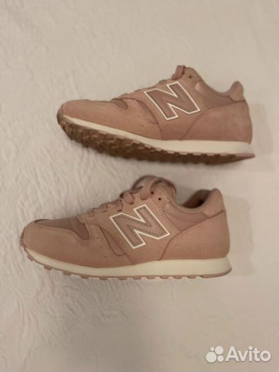 Кроссовки New Balance розовые