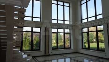 Дом 449 м² на участке 50 сот.