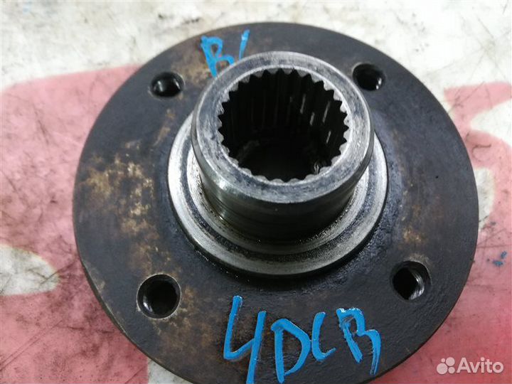 Фланец раздаточной коробки Kia Sorento BL D4CB