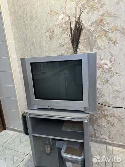 Телевизор и тумба