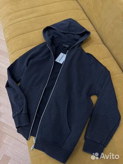 Стильная кофта Balenciaga