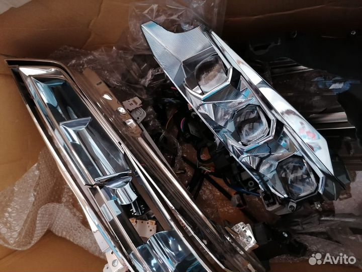 Фара Toyota Vellfire AGH30 85967-12030, левая