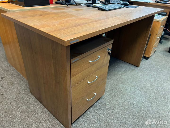 Столы офисные