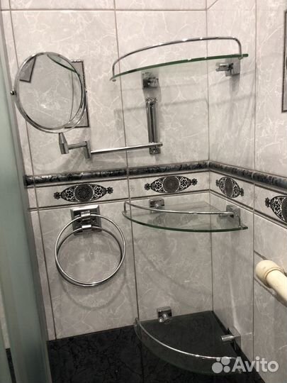 Полочки угловые, стеклянные