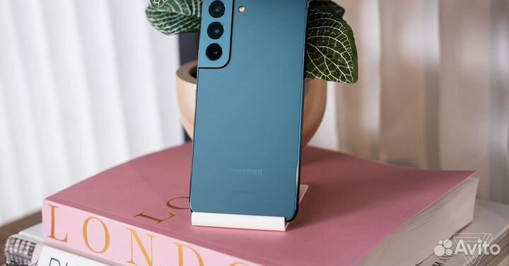 Samsung Galaxy S22+, 8/256 ГБ