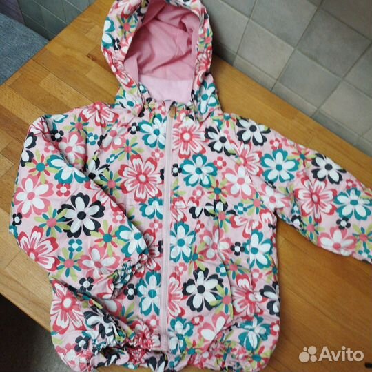 Куртка лёгкая для девочки р. 122