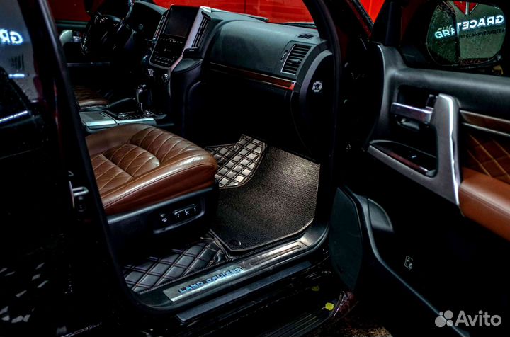 Коврики в салон на Toyota Land Cruiser 200 2016г