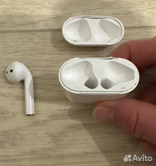 Беспроводные наушники Apple airpods 1