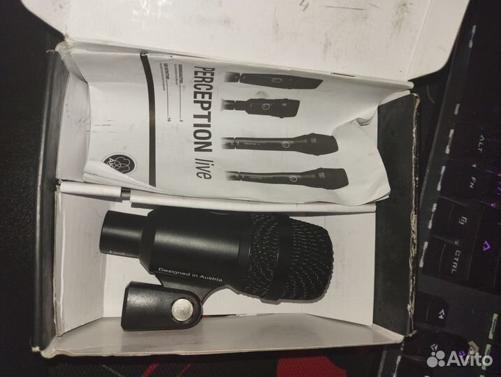 Akg p4