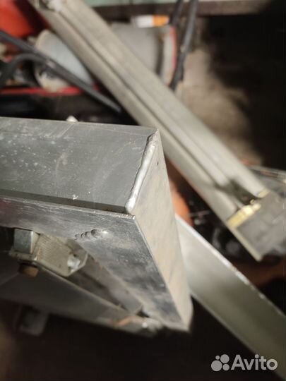 Люк в подвал напольный с амортизаторами