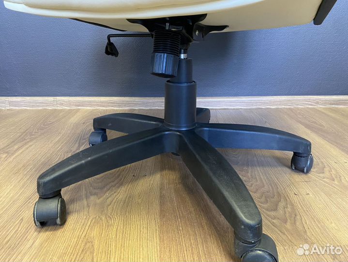 Компьютерное кресло с доставкой на дом
