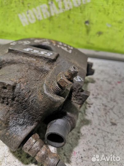 Суппорт передний правый Фольксваген Гольф 2 Джет