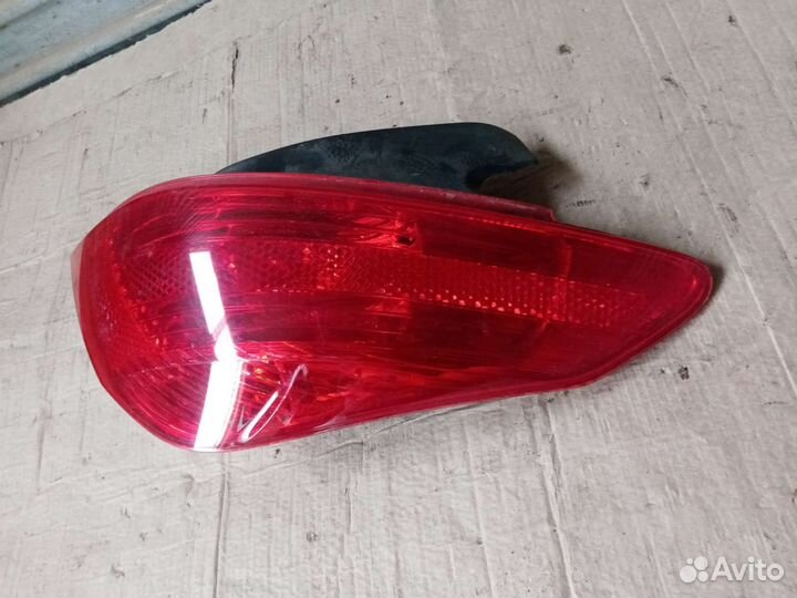 Фонарь задний правый peugeot 308