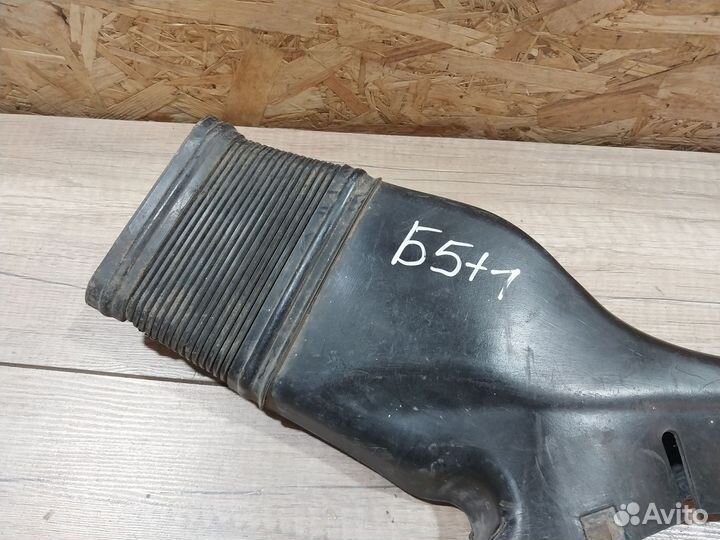 Воздухозаборник Volkswagen Passat B5 GP воздуховод