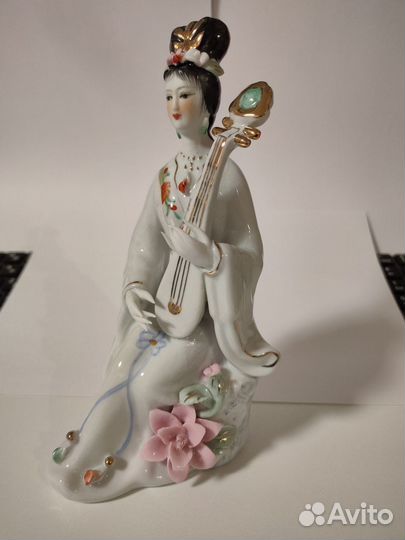 Фарфоровые статуэтки гейши