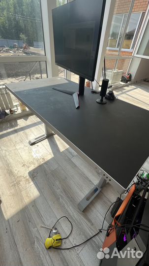 Умный компьютерный стол Tabula