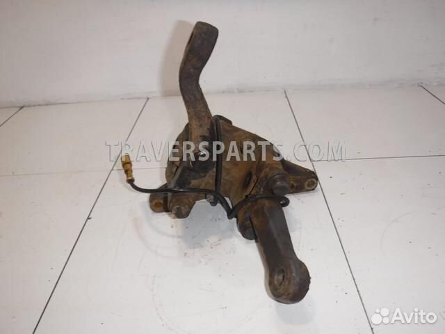 Кулак передний левый A6693320301