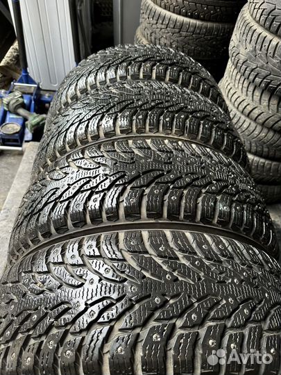 Nokian Tyres Hakkapeliitta 9 215/65 R16