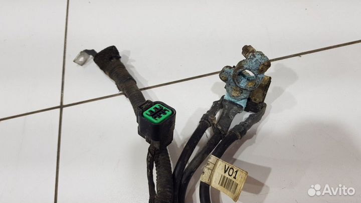 Клемма аккумулятора плюс (Kia Sportage)