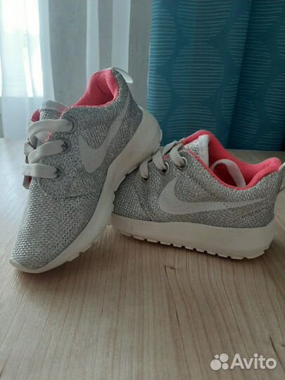 Кроссовки для девочки
