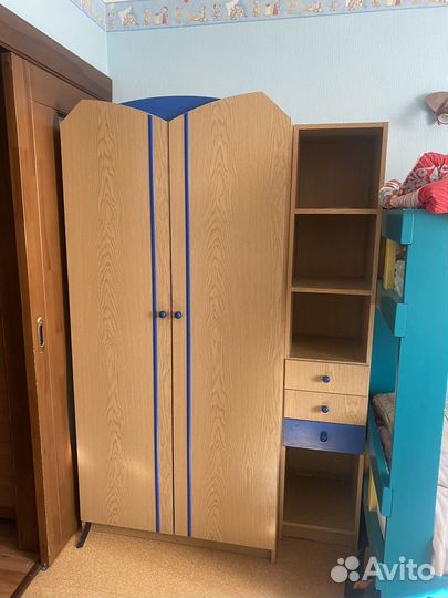 Гарнитур в детскую комнату