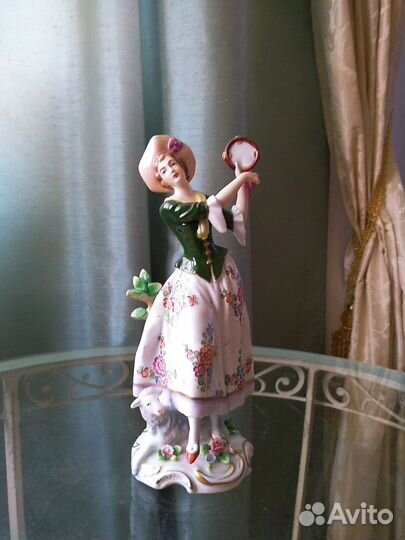 Статуэтка. Девушка с тамбурином. Германия