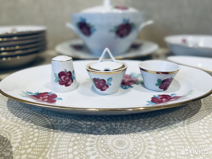 Столовый сервиз 
