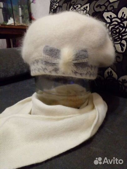 Берет с шарфом