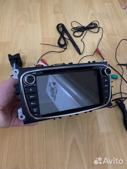 Магнитола Isudar H53 на Ford