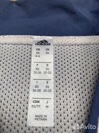 Куртка спортивна adidas 42