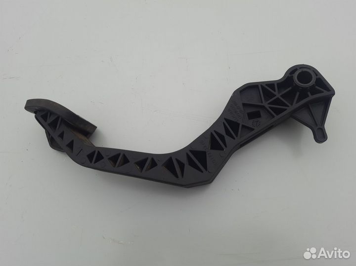 Педаль сцепления Skoda Fabia